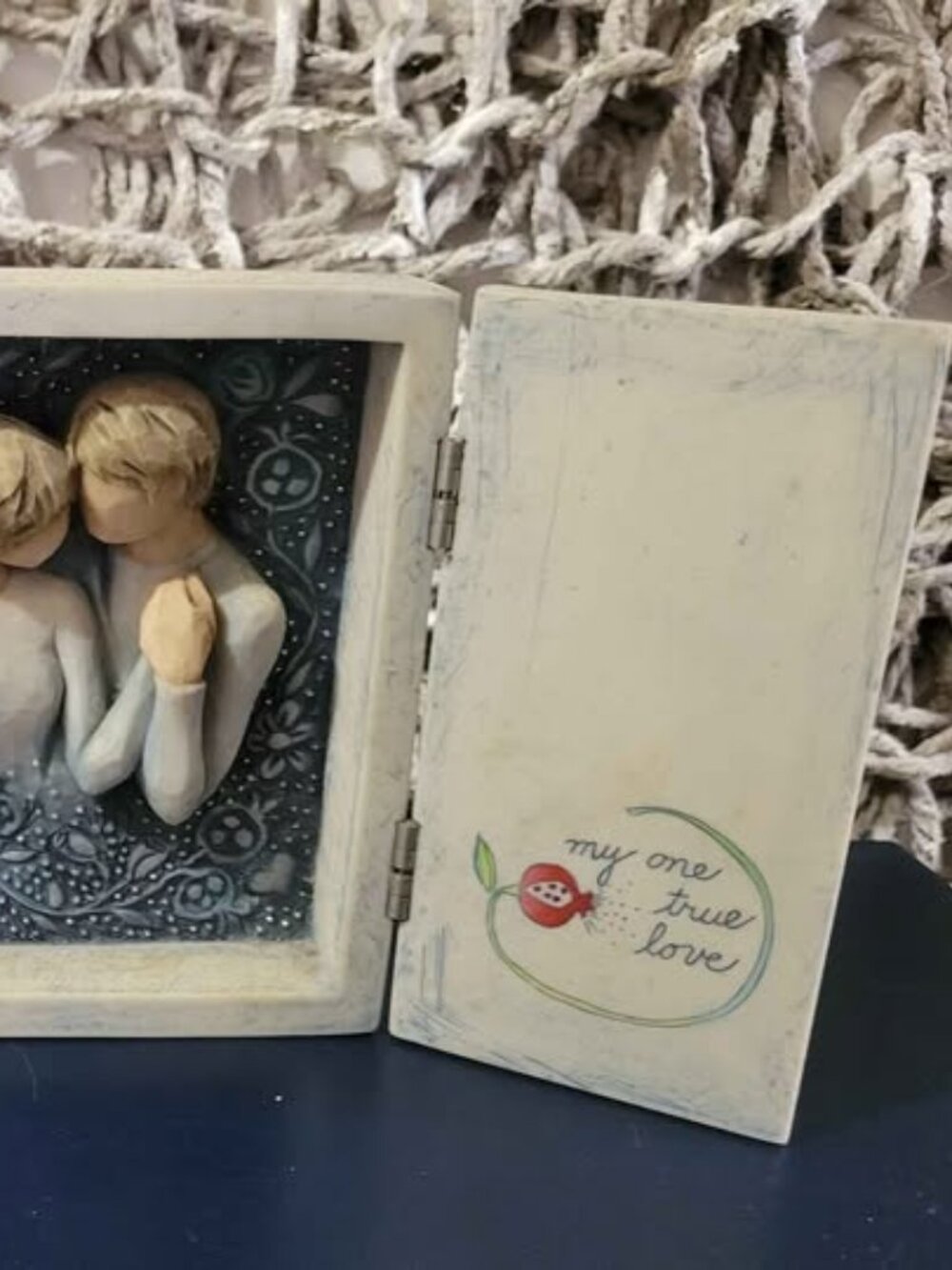 Willow Tree Signature Collection Custom-Designed Signature Collection Box - Picture 5 of 6